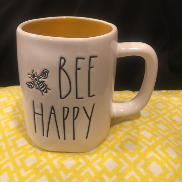 🦄Rae Dunn BEE HAPPY Mug  🐝 VHTF Yellow interior - Picture 4 of 4